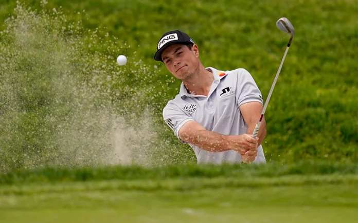 Viktor Hovland tras ganar el Valspar Championship en Innisbrook