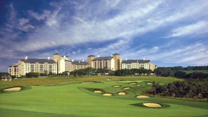 TPC San Antonio durante el Valero Texas Open 2025, un evento clave para los golfistas que se preparan para el Masters de Augusta.
