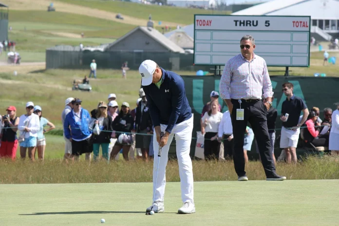 Jordan Spieth concentrado durante una ronda del US Open, imagen de 2018