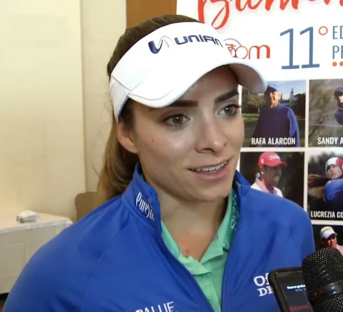 Gaby López sonriente tras ganar en el LPGA Tour