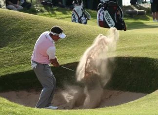 ¿Qué palo usar para salir de un búnker profundo? Lee Westwood golpeando desde el bunker en el Open Championship 2008