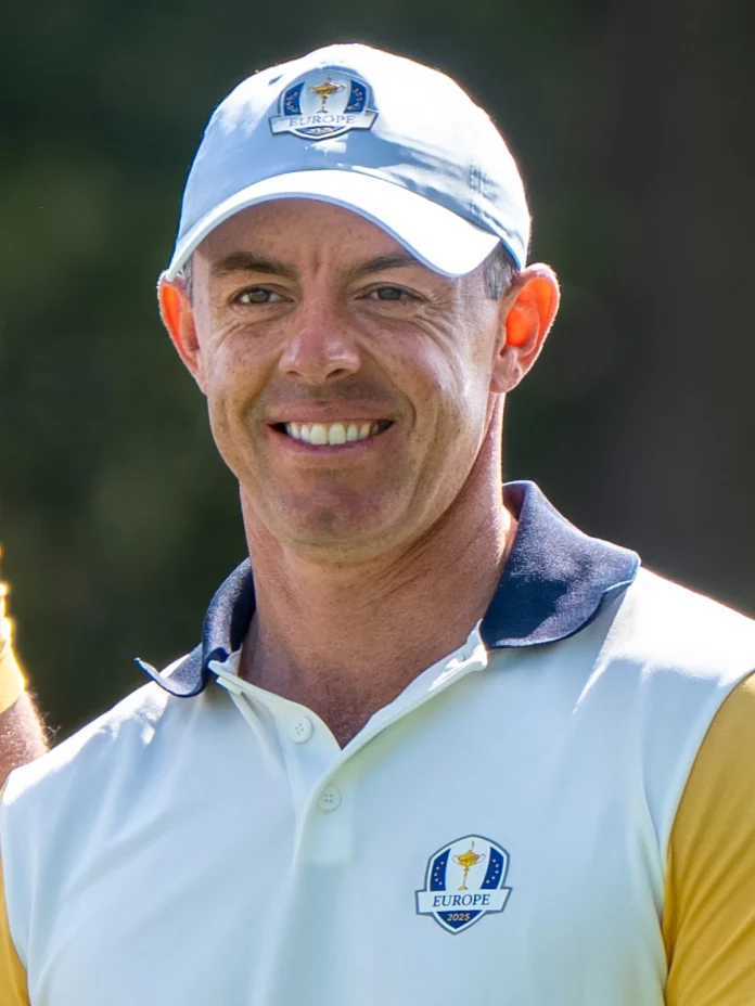 Imagen de Rory McIlroy en la Ryder Cup 2025, protagonista de una vuelta de 62 golpes en Abu Dhabi